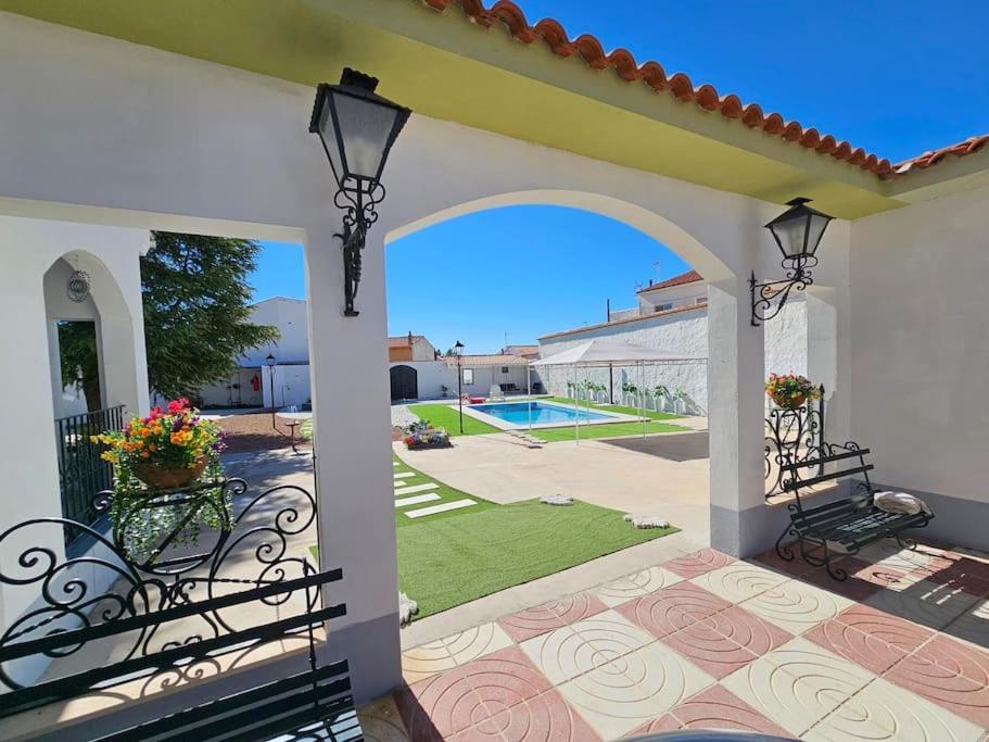 La Casa Del Arbol Villa Fuentiduena de Tajo Exterior photo