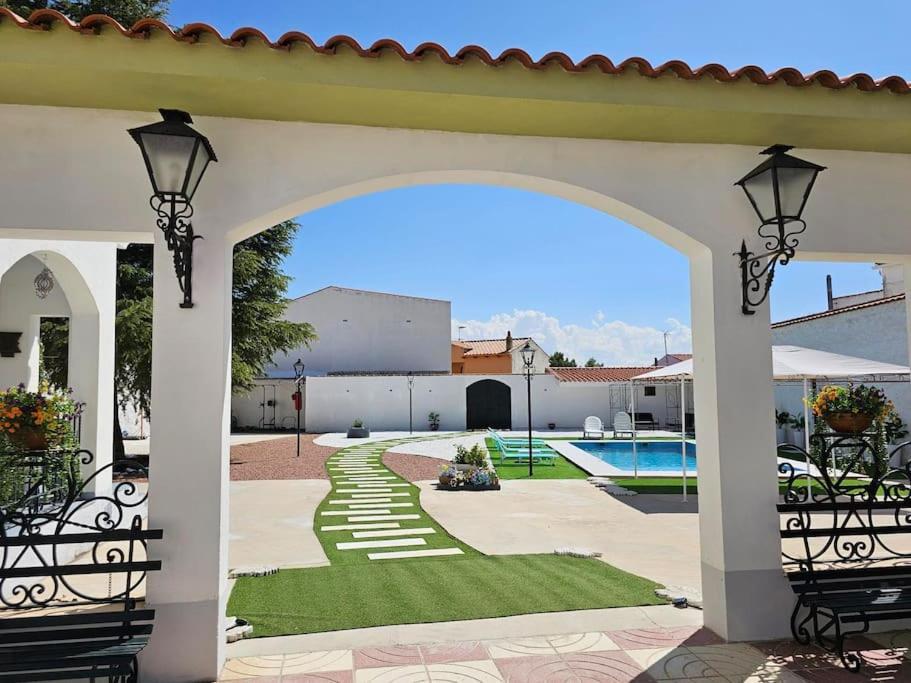 La Casa Del Arbol Villa Fuentiduena de Tajo Exterior photo